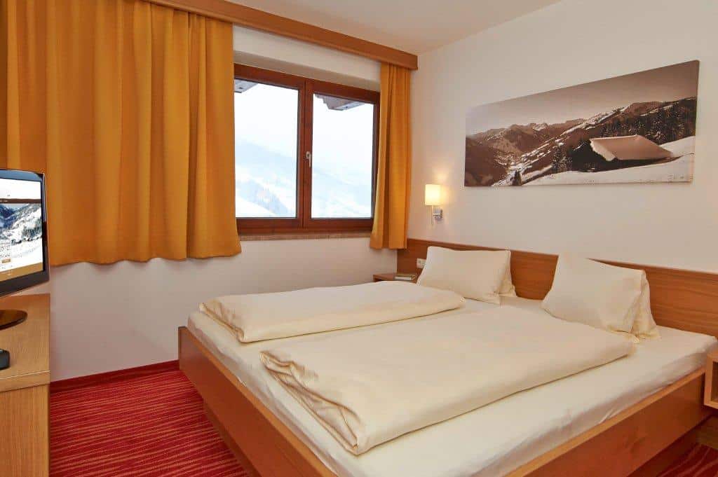 Apartment AlpenHit in Saalbach - Comfortable apartments in alpine style